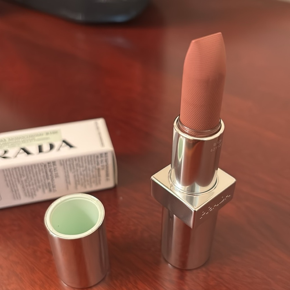 Prada Monochrome Soft Matte lipstick B106 - CARAMEL - Picture 13 of 15